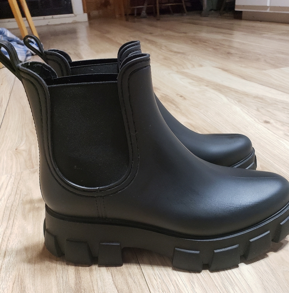 Jeffrey Campbell Hurricane Rain Chelsea Boot Black Waterproof Durable Chunky 9